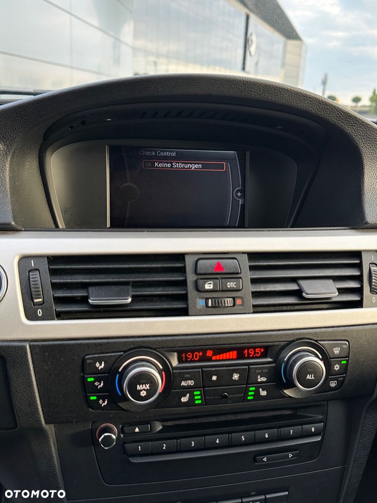BMW Seria 3 318d DPF Edition Sport - 34