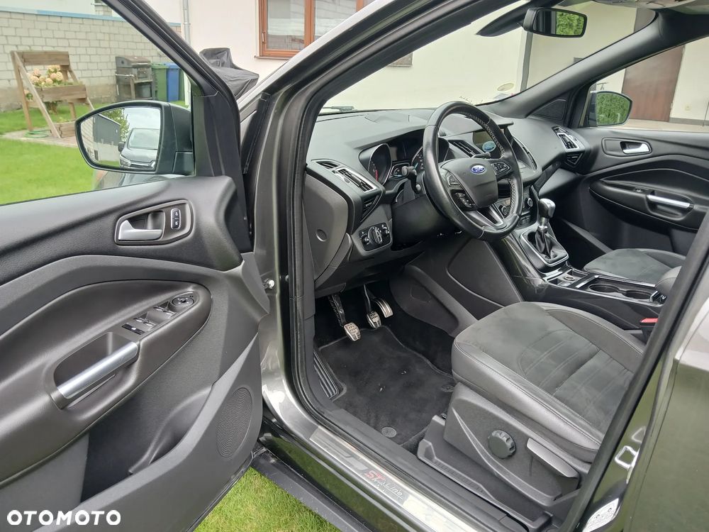 Ford Kuga 2.0 TDCi 2x4 ST-Line - 5