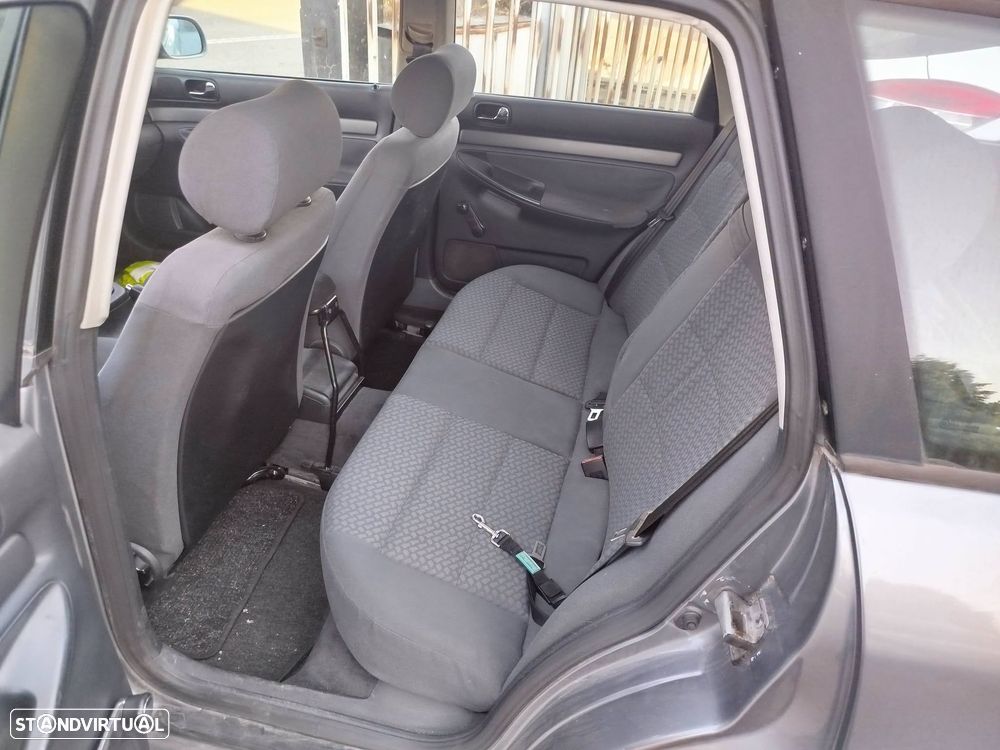 Audi A4 Avant 1.9 TDI Attraction - 7