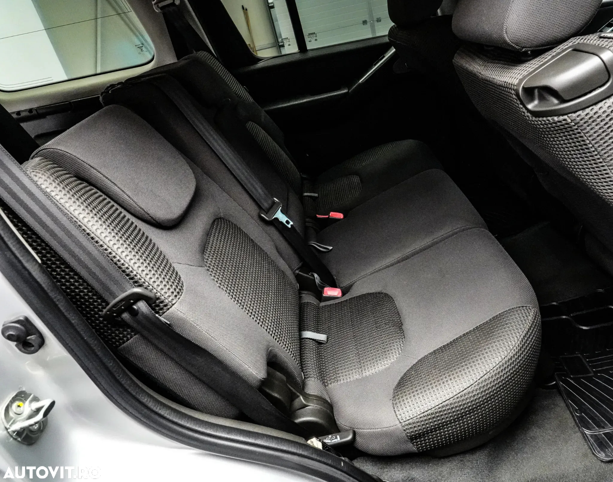 Nissan Pathfinder 2.5 dCi LE Plus - 17
