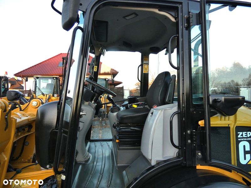 Caterpillar CAT 906H2 Z Niemiec / Ładny Stan / 5.958mtg / kilka sztuk / - 8