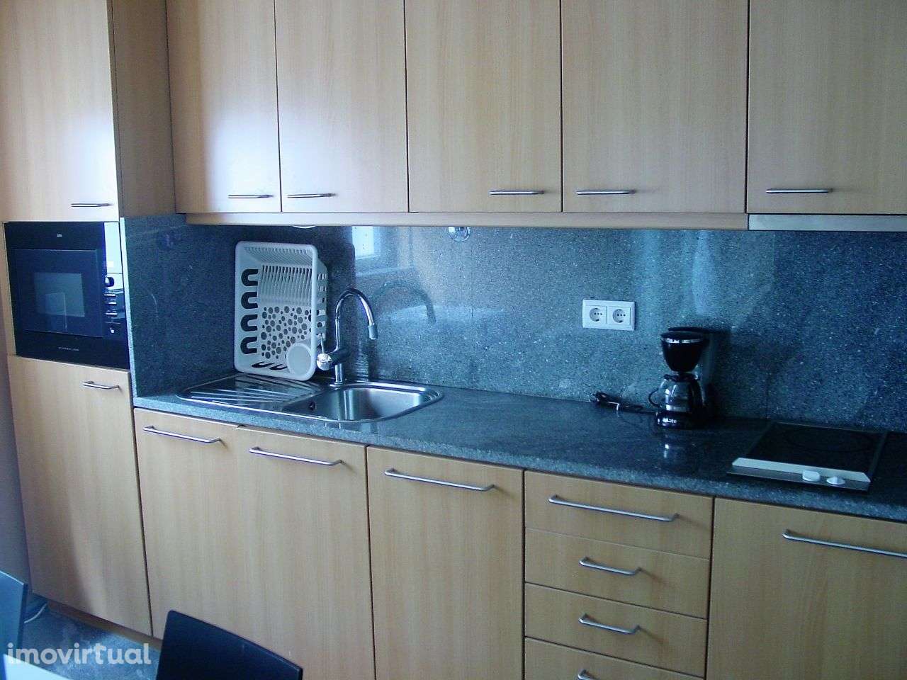 Novo preço.Arrenda-se T0+Aparcamento. Almashoping. Mobilado e equipado - Grande imagem: 3/11