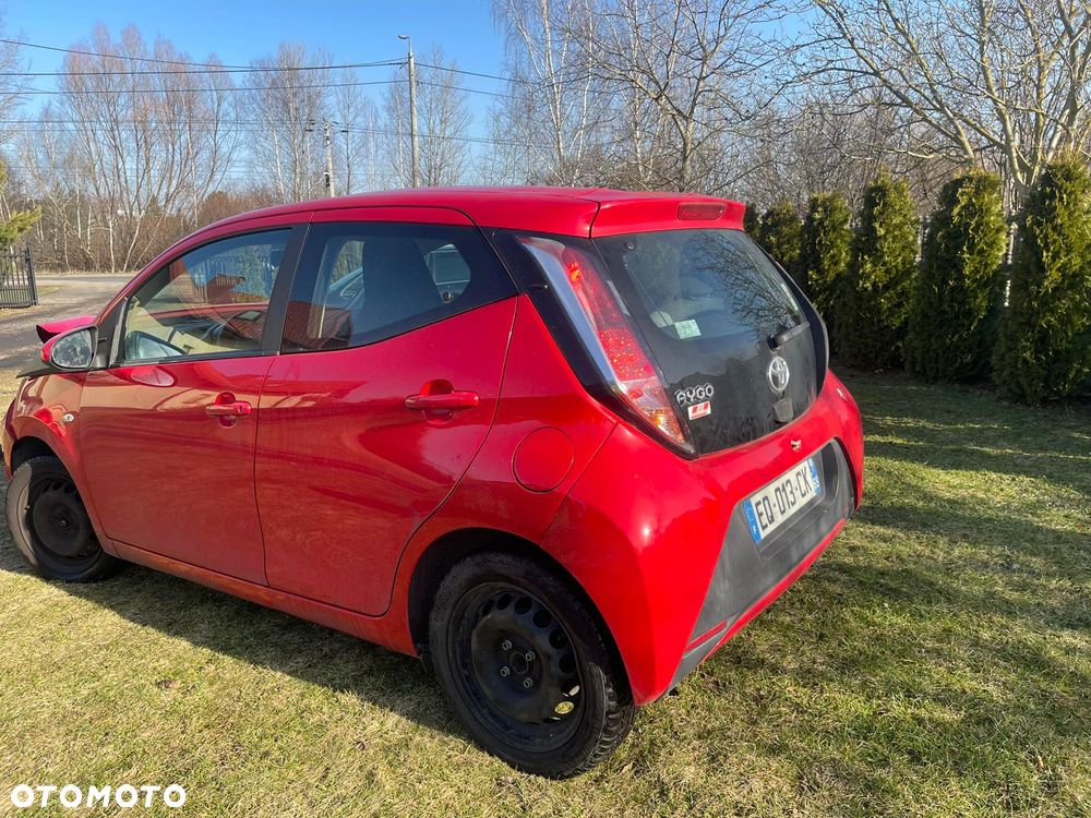 Toyota Aygo x-play - 4