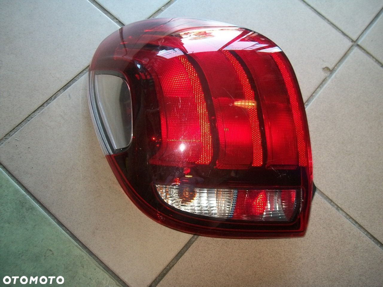Lampa tył tylna lewa Peugeot 108 14- - 1