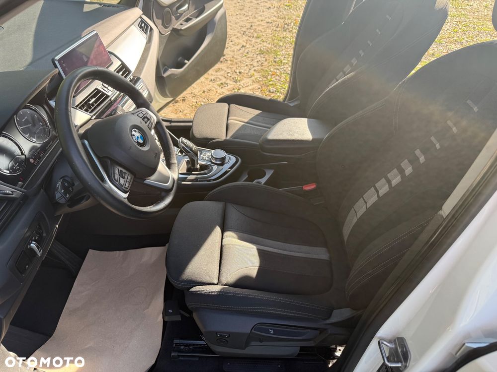 BMW Seria 2 216d GT - 9