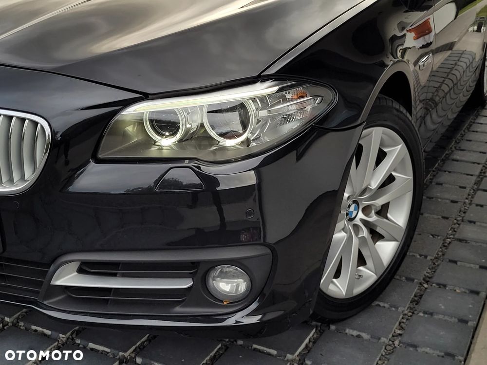 BMW Seria 5 525d - 34
