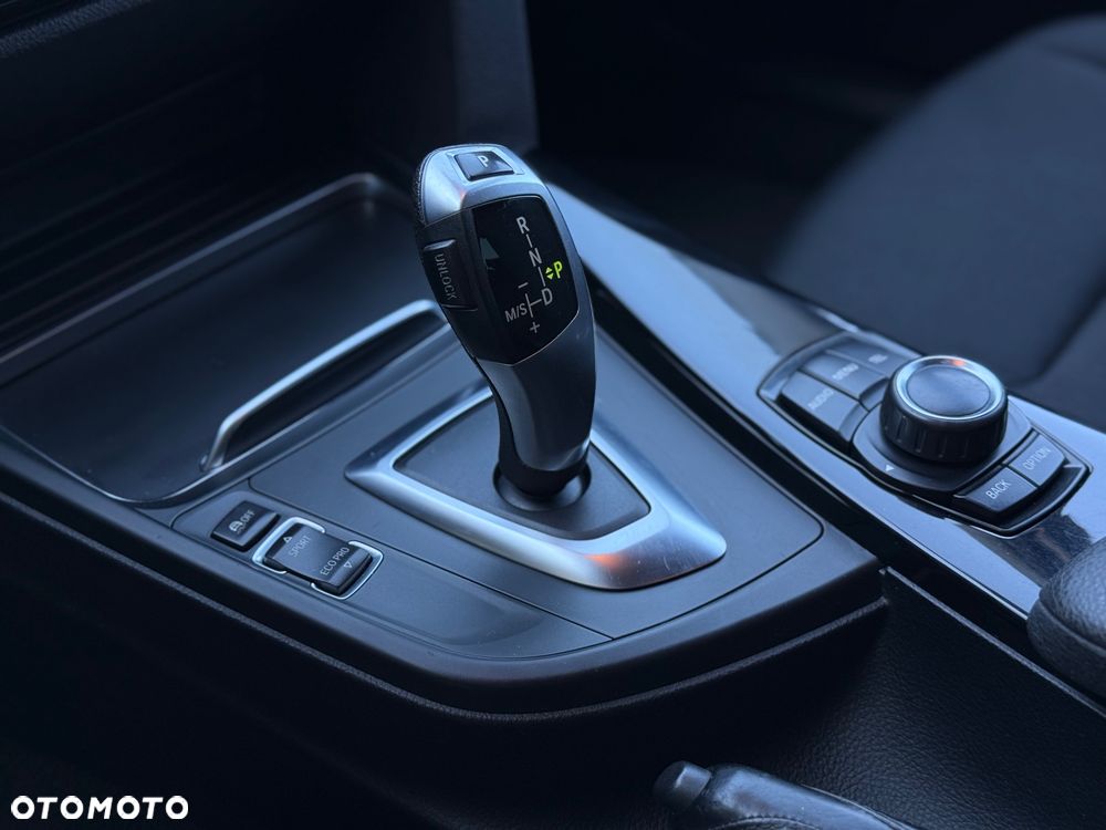 BMW Seria 3 316d Advantage - 26