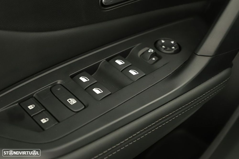 Peugeot 308 1.6 Hybrid Allure Pack e-EAT8 - 17