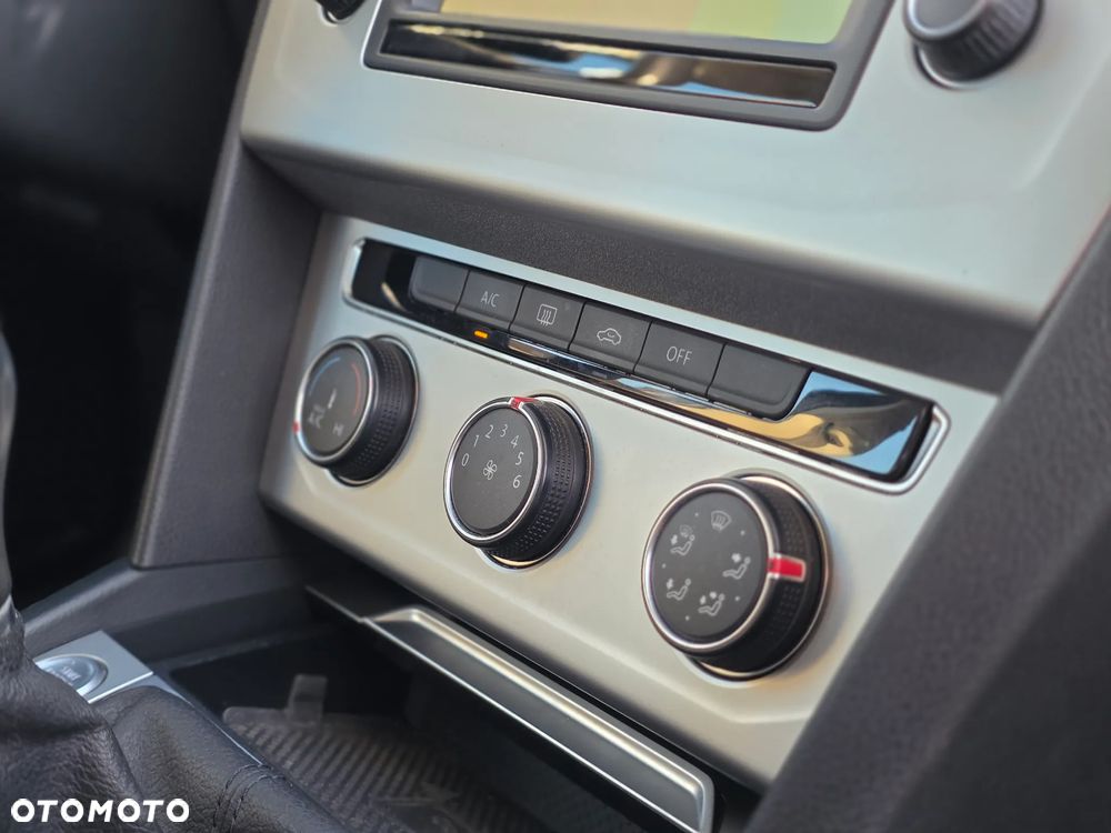 Volkswagen Passat - 26