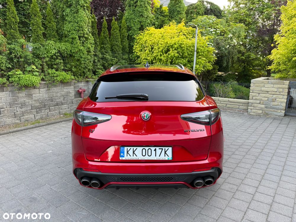 Alfa Romeo Stelvio - 10