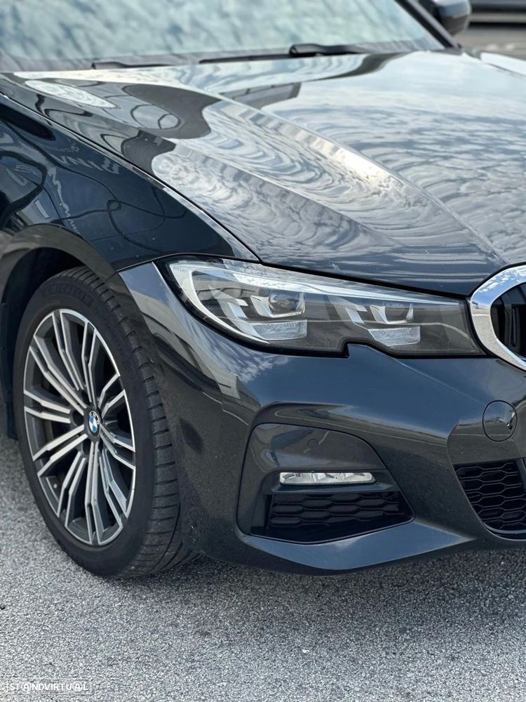 BMW 330 e Pack Desportivo M Pro Auto - 8