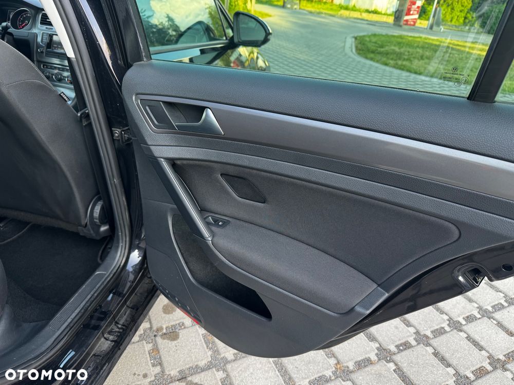Volkswagen Golf 1.2 TSI BlueMotion Technology Comfortline - 12