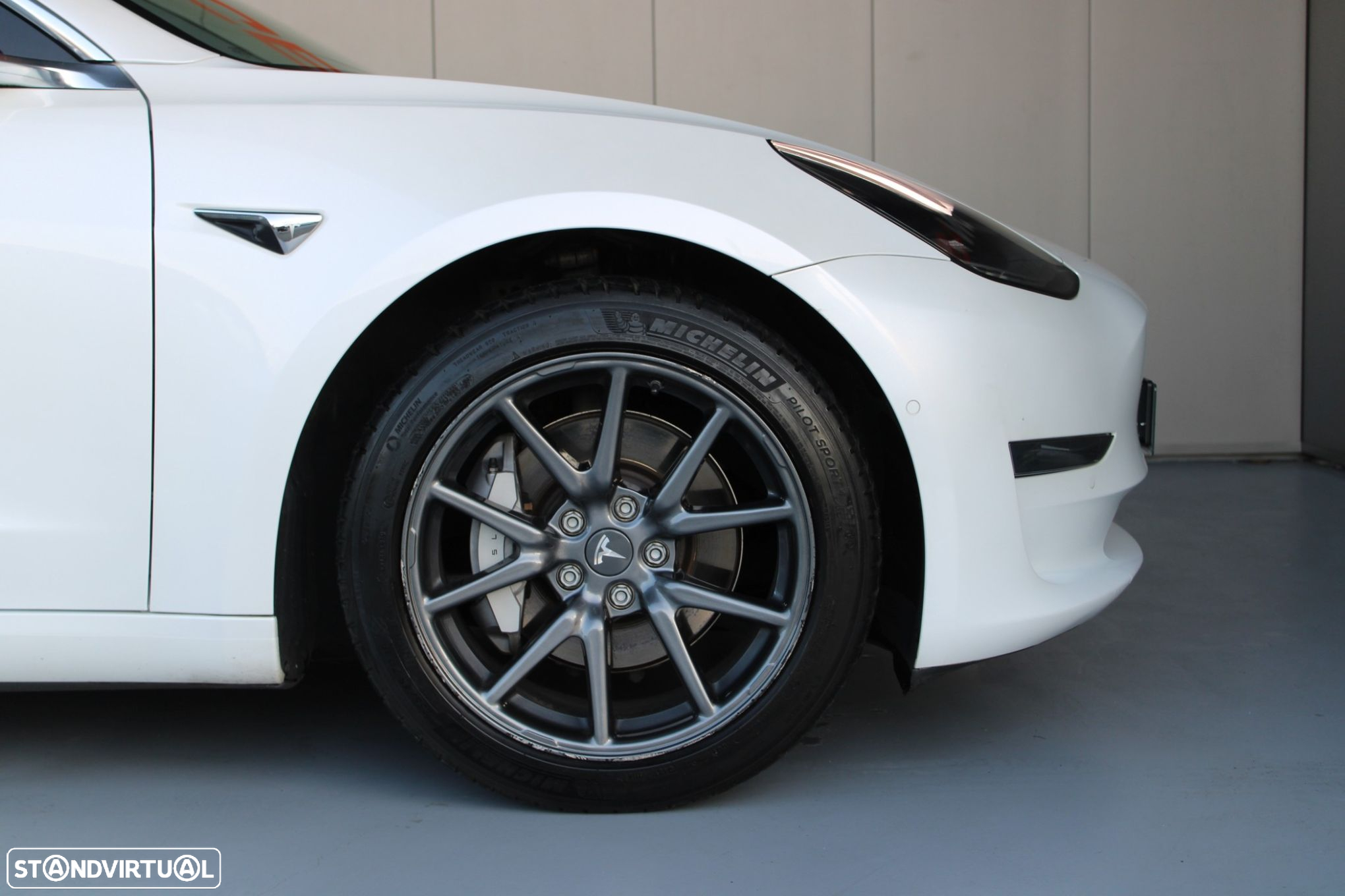 Tesla Model 3 Long-Range Dual Motor AWD - 16