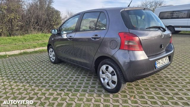 Toyota Yaris 1.3 Sol - 11