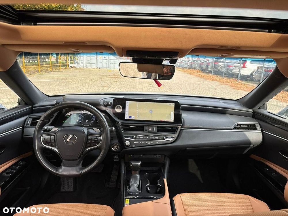 Lexus ES 300h Business Edition - 13