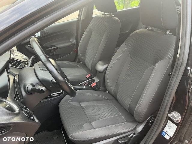 Ford Fiesta - 12