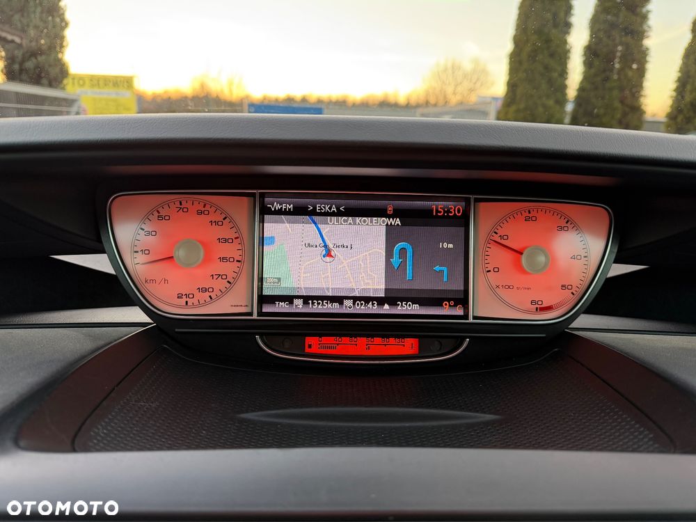 Peugeot 807 HDi 135 Platinum - 24