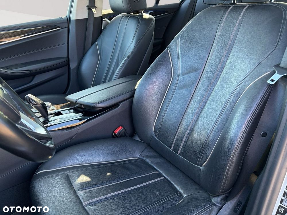 BMW Seria 5 540i xDrive Luxury Line - 14