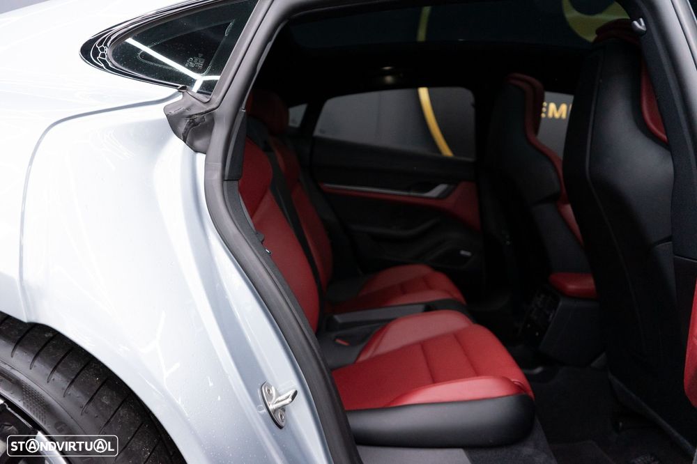 Porsche Taycan 4S - 51