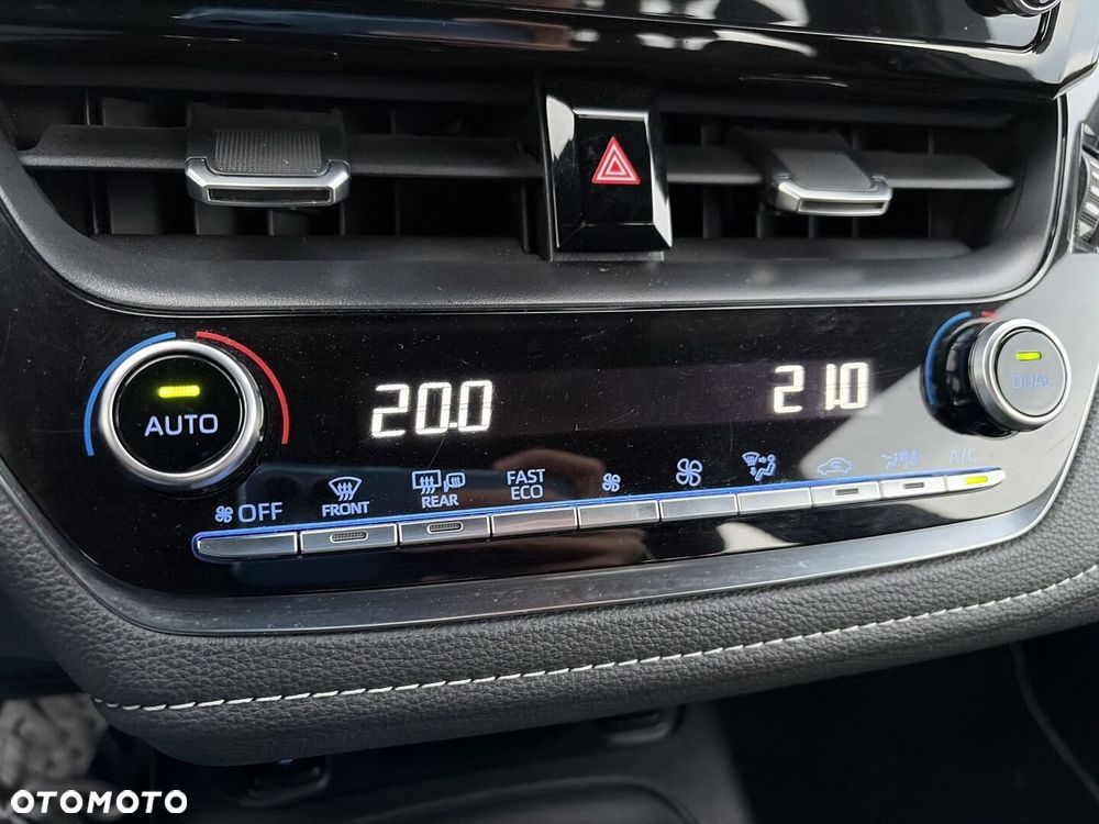 Toyota Corolla 1.8 Hybrid Comfort - 24