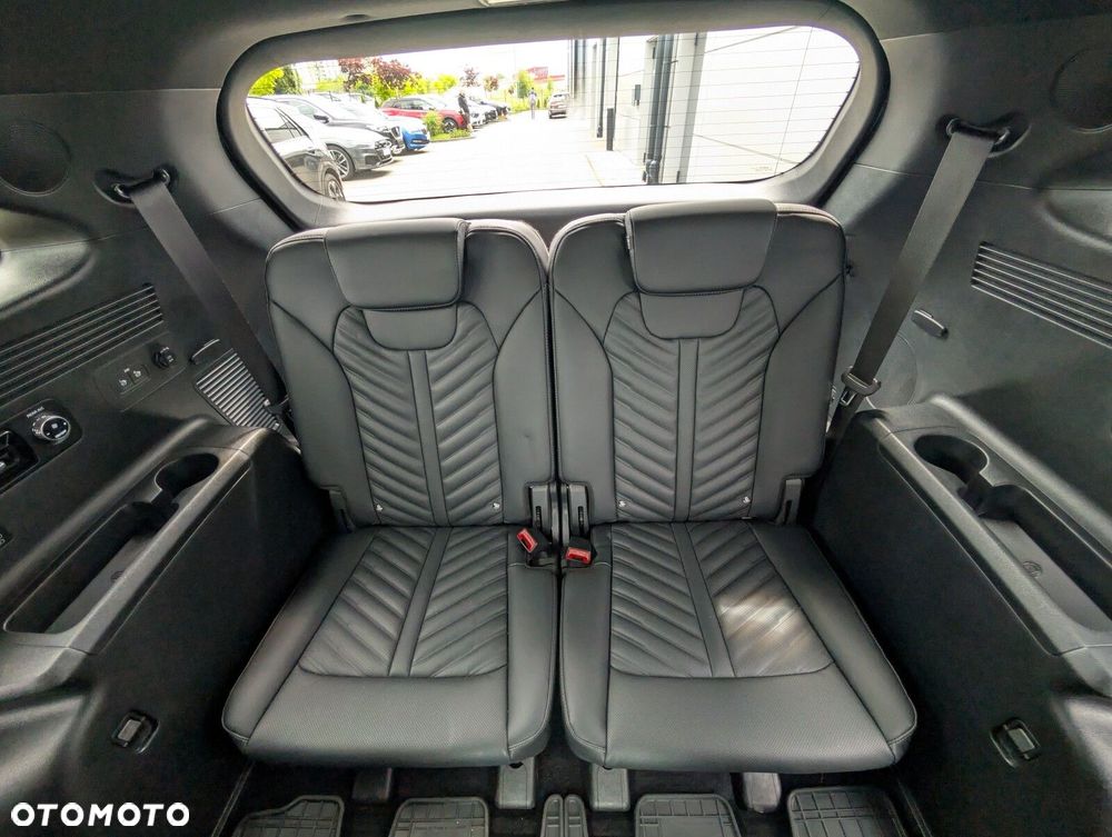 Kia Sorento - 25