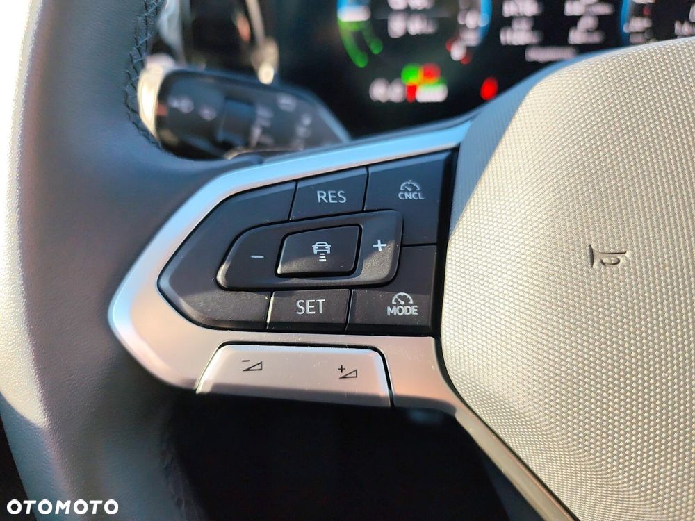 Volkswagen Tiguan - 19