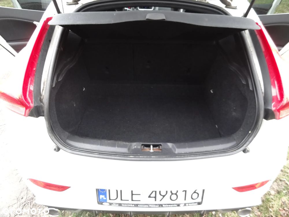 Volvo V40 D3 Geartronic RDesign - 15