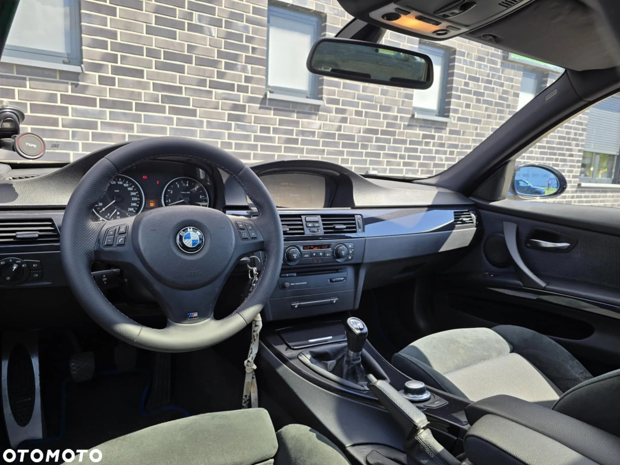 BMW Seria 3 330i Touring - 28