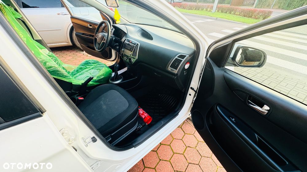 Hyundai i20 1.1 CRDi - 11