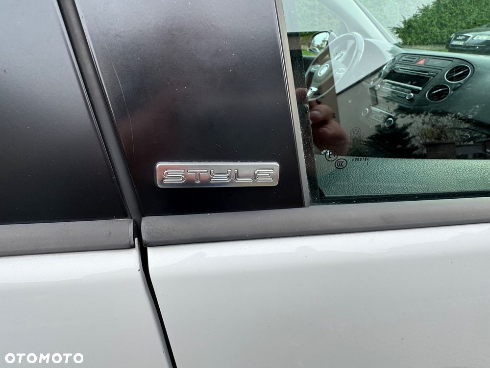 Volkswagen Golf Plus 1.2 TSI BlueMotion Technology Style - 16