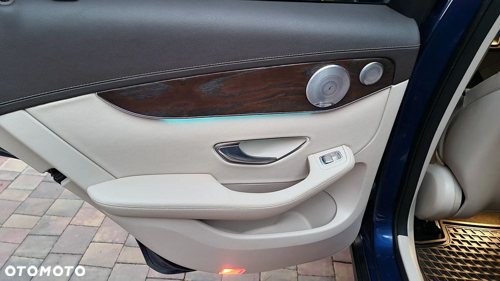 Mercedes-Benz GLC - 38