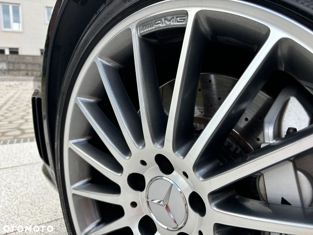 Mercedes-Benz Klasa C 63 AMG - 33