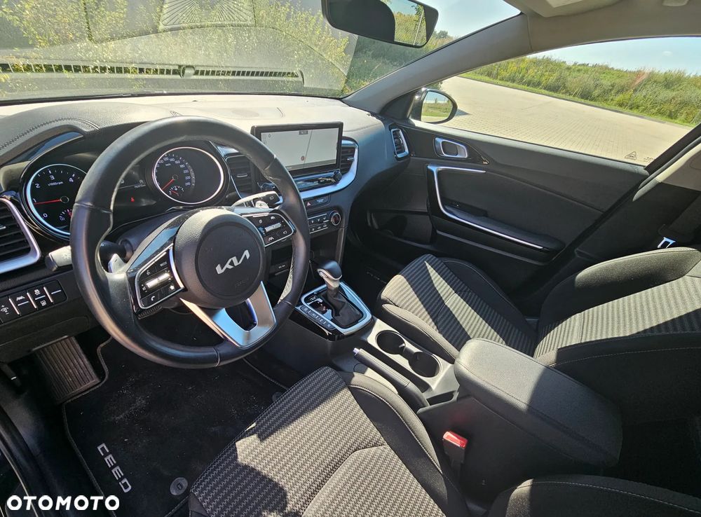 Kia Ceed - 11