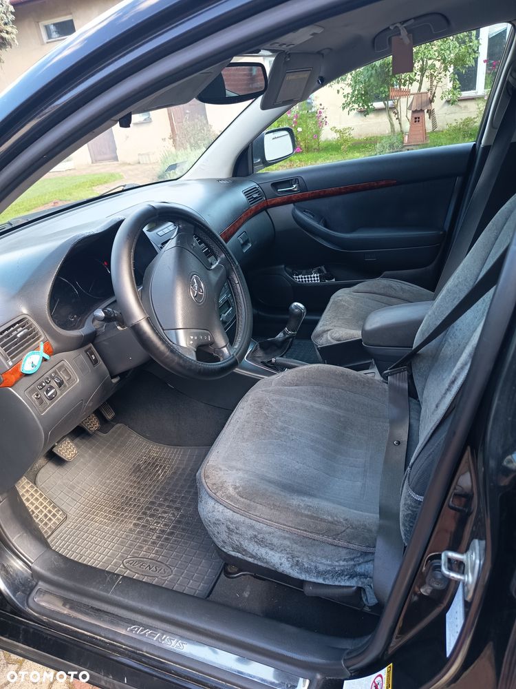 Toyota Avensis 2006 photo 4