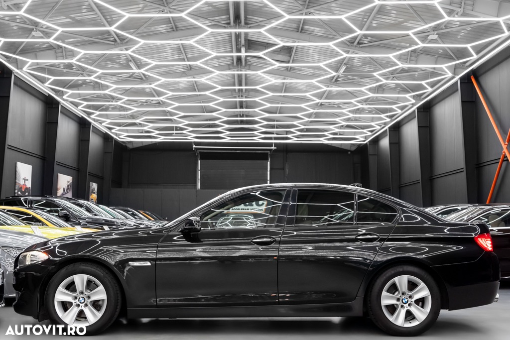 BMW Seria 5 520d Aut. - 28