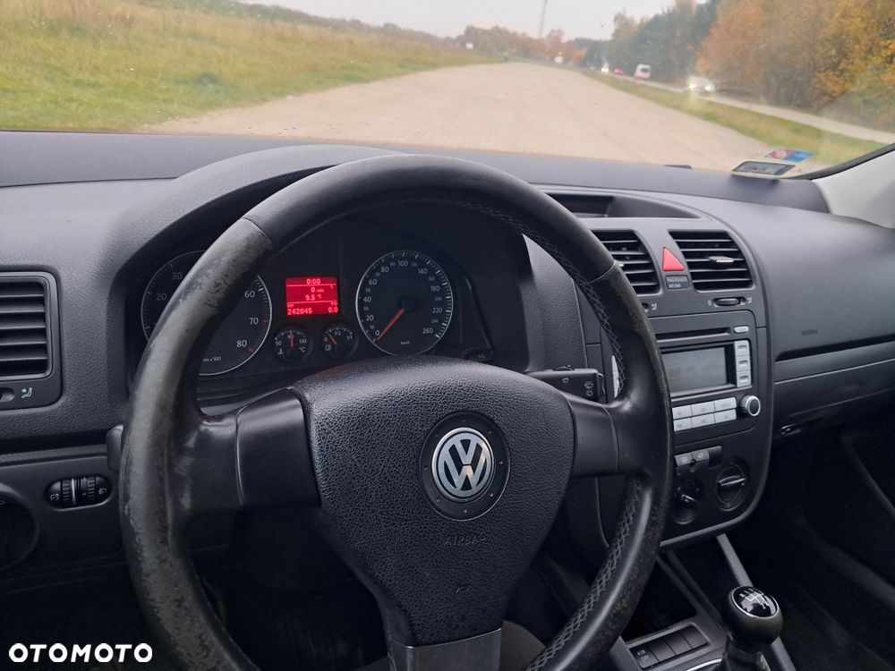 Volkswagen Golf - 5