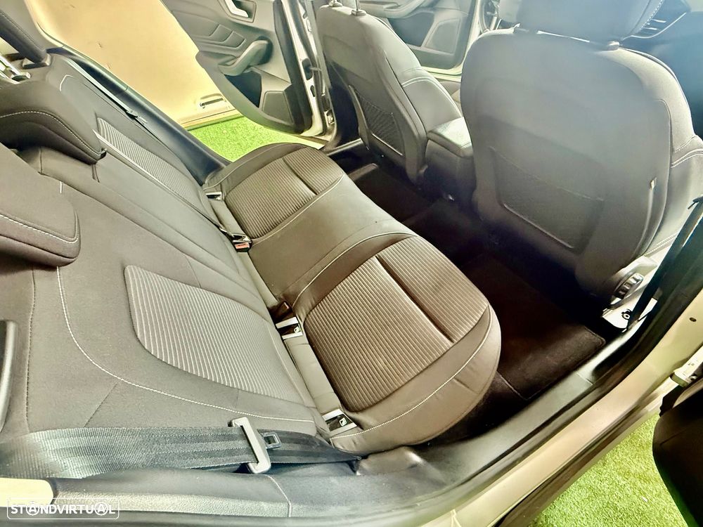 Ford Focus SW 1.5 TDCi EcoBlue Titanium - 8