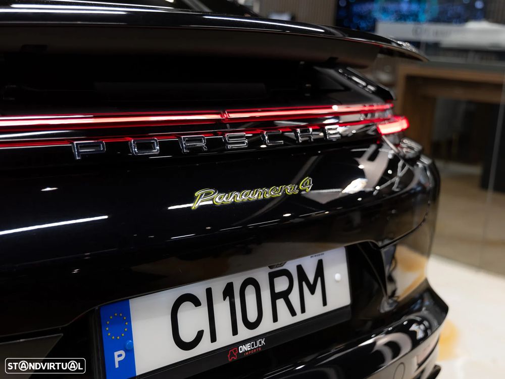 Porsche Panamera 4 E-Hybrid 10 Years Edition - 21