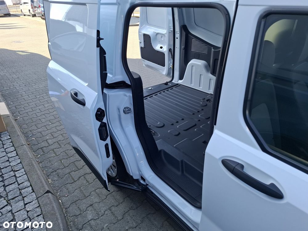 Ford Transit Courier - 10