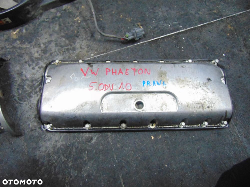 Pokrywa zaworów VW phaeton 5,0 v10 prawa - 3