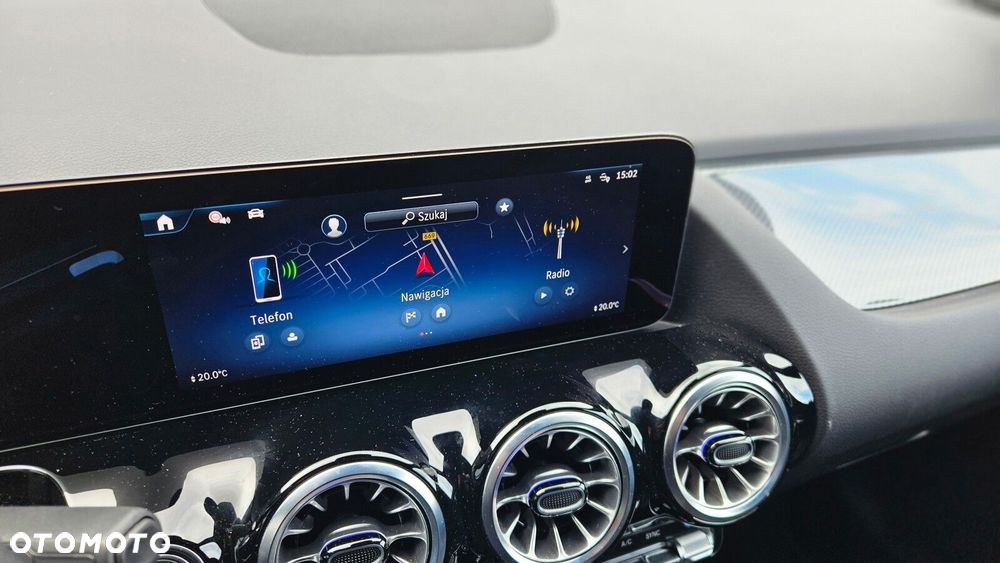 Mercedes-Benz GLA - 16