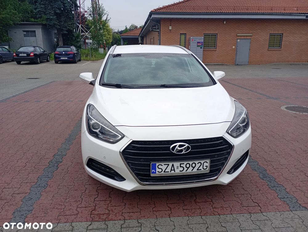 Hyundai i40 Kombi blue 1.6 Family - 6