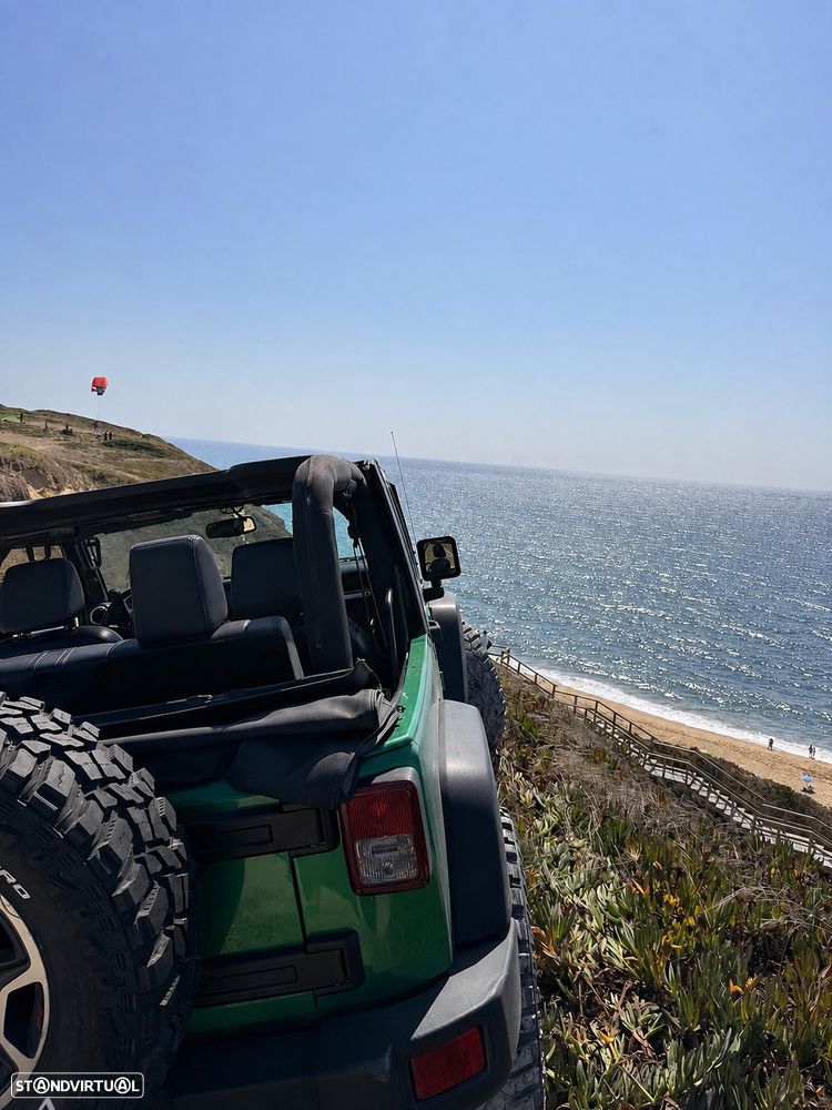 Jeep Wrangler - 10