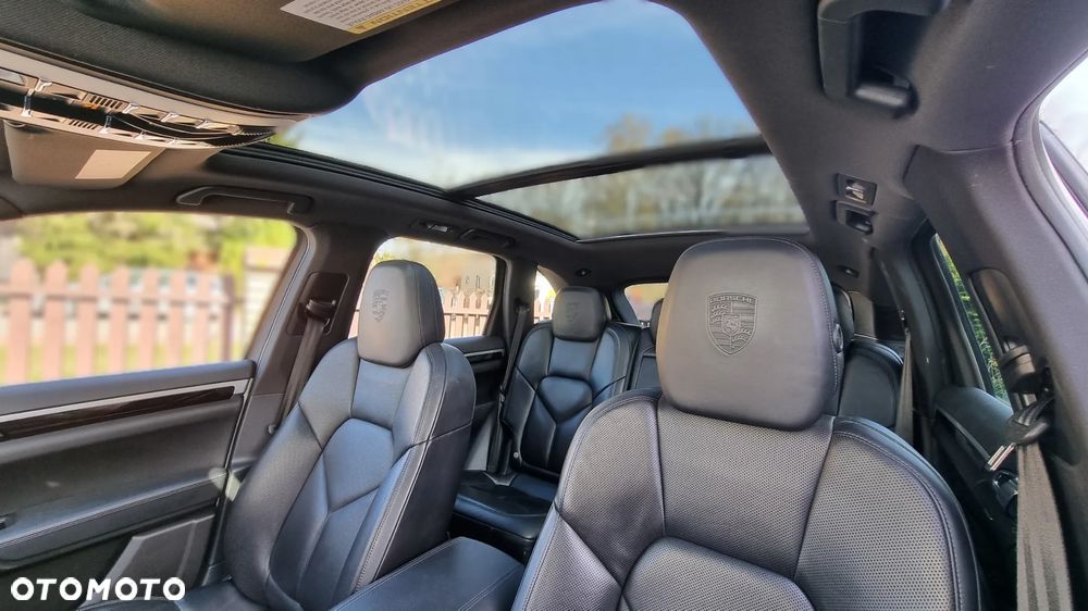 Porsche Cayenne Platinum Edition - 25