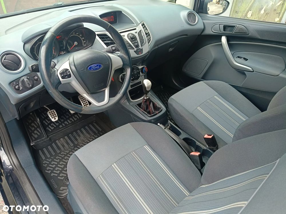 Ford Fiesta 1.25 Celebration - 9