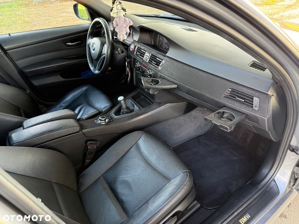 BMW Seria 3 318d DPF - 18