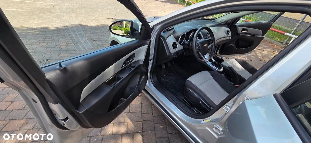 Chevrolet Cruze 1.6 LS - 14