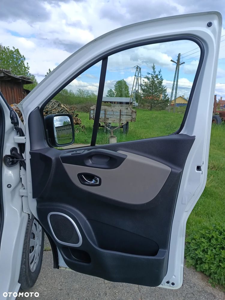 Renault Trafic L2H1 1.6 diesel 140kM 2014rok WEBASTO, CZUJNIKI PARKOWANIA, HAK, BAGAŻNIK DACHOWY, drzwi przesuwne z obu stron, stan BDB, BEZWPADKOWY! - 35