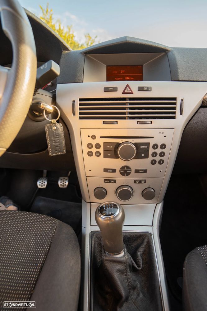 Opel Astra GTC 1.7 CDTi - 9