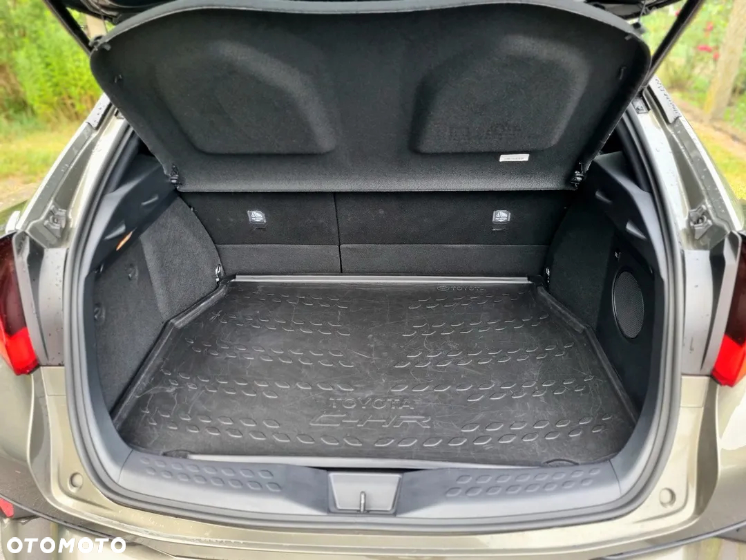 Toyota C-HR 2.0 Hybrid Executive - 34